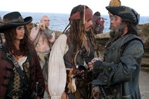 Captain Jack (JOHNNY DEPP), center, Angelica (PENELOPE CRUZ), Blackbeard (IAN McSHANE) and their eerie crew land on an island where they hope to find the fabled Fountain of Youth in Pirates of the Caribbean: On Stranger Tides, from Disney. (MCT)