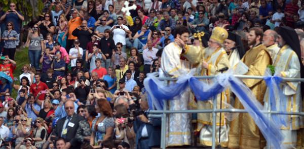 Epiphany dive renews faith of Greek Orthodox Christians