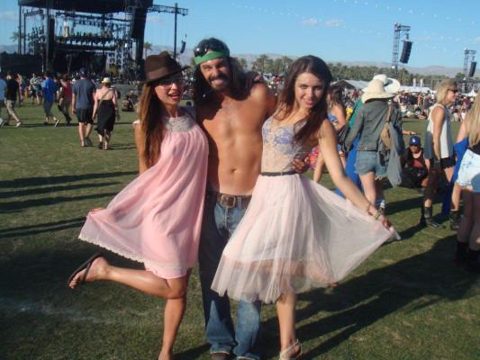 Courtesy of Vogue:
Coachella goers take on the now popular festival style 