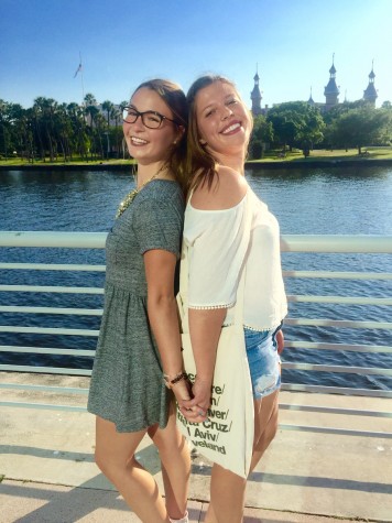 (Photo credit: Ronnie Fair) Seniors Julia Difabrizio and Ronnie Fair spend a Sunday downtown to explore the Riverwalk and have brunch at Oxford Exchange.