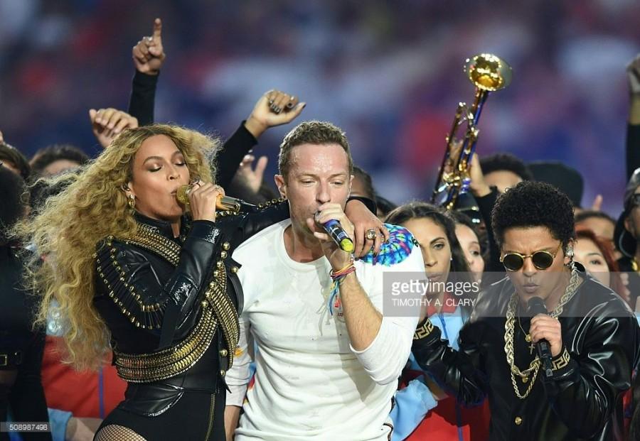 Beyoncé, Coldplay, and Bruno Mars in the 2016 Super Bowl halftime show. 