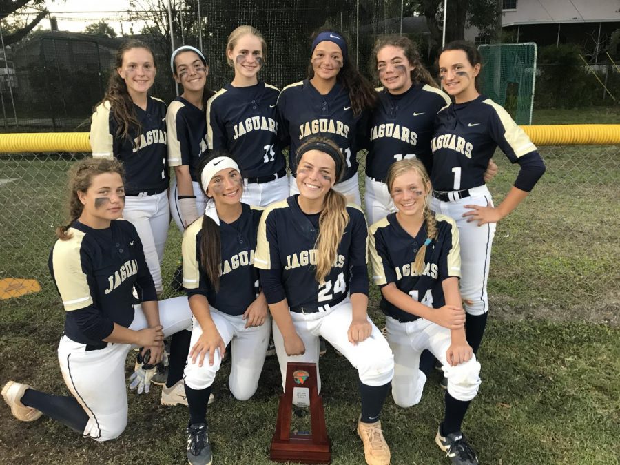 Softball ended with a district record of 9-2. Photo Credit: Alexis Alvarez/ Achona Online.