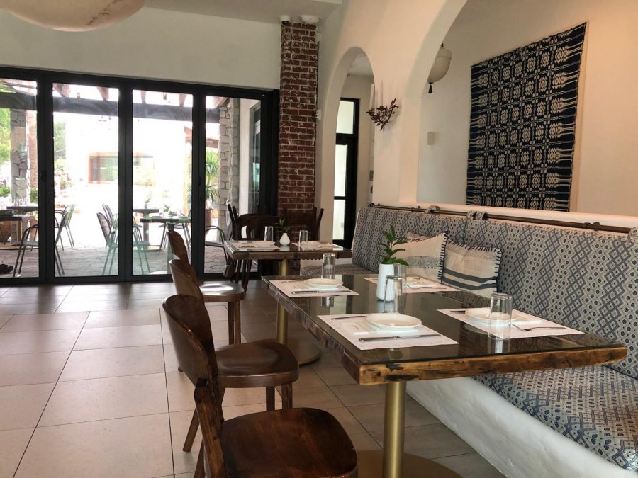 Psomis café is open Wednesday through Sunday, whereas its the restaurant serves lunch Wednesday through Friday, dinner Friday through Saturday, and brunch Saturday through Sunday.