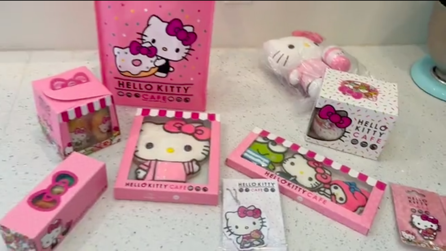 Hello Kitty Food Truck Review