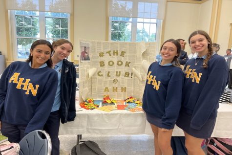 The Book Club set up a plethora of treats and bookmarks to advertise to their prospective members. Natalia Guzman (‘23) says, “ we have a goal of bringing back romanticizing reading. We are going to meet on Wednesday mornings to eat donuts and drink coffee while talking about our book of the month!”
