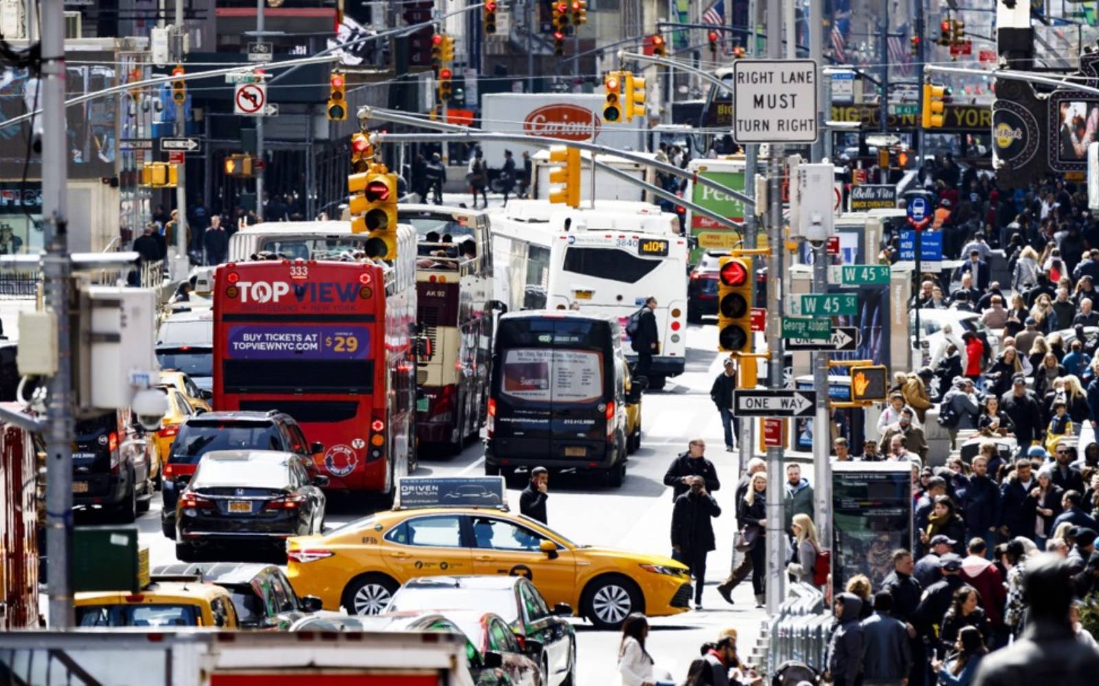 The congestion appearing in the central business district of New York. 