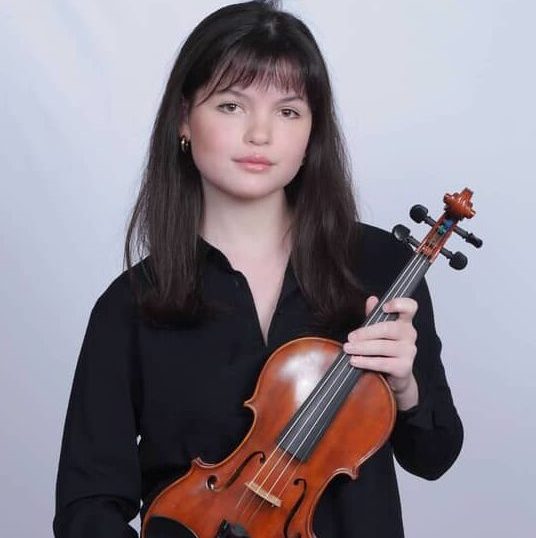 Junior Claudia Ruiz-Carus finds passion and purpose in playing the violin.