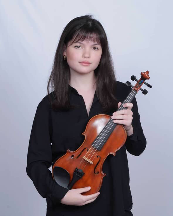 Junior Claudia Ruiz-Carus finds passion and purpose in playing the violin.